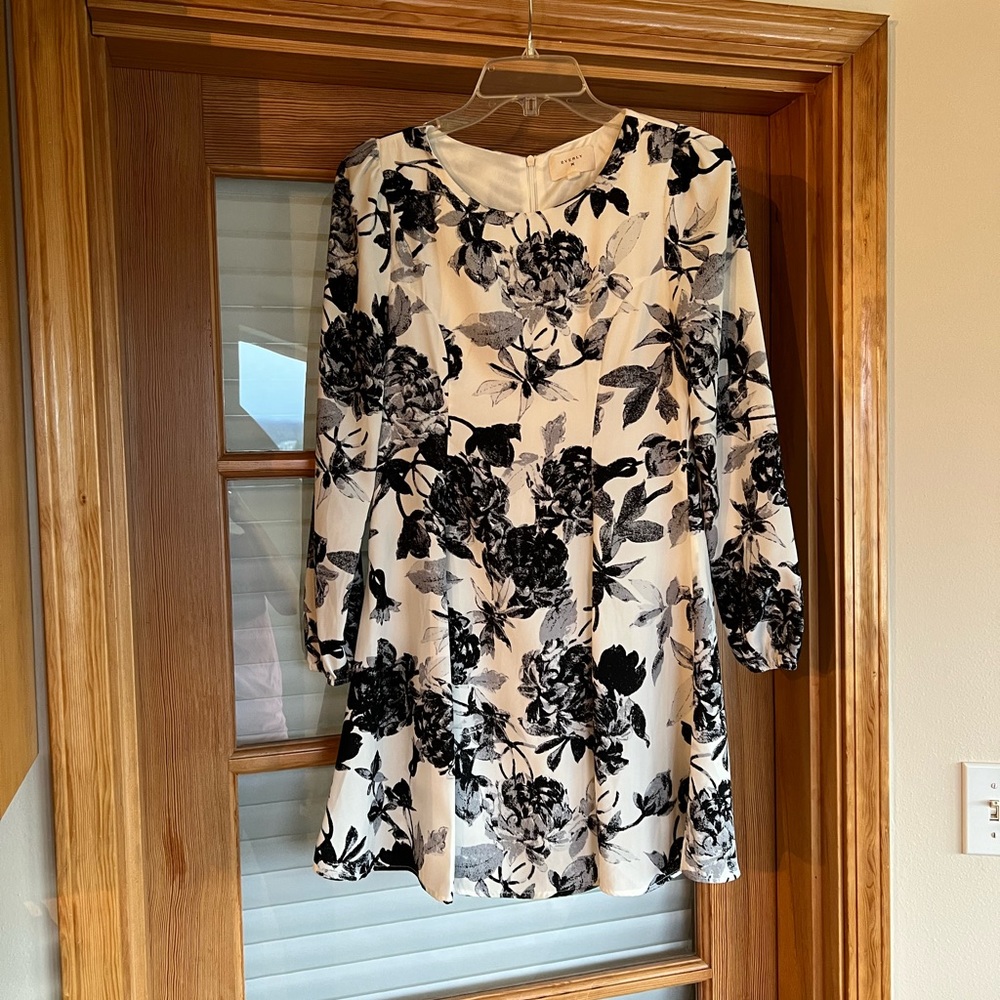 Everly Floral Blue and White Dress - Long Sleeve - Size S